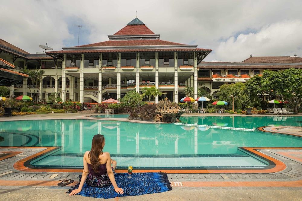 Royal Hotel And Villa Batu Batu  Eksteriør billede