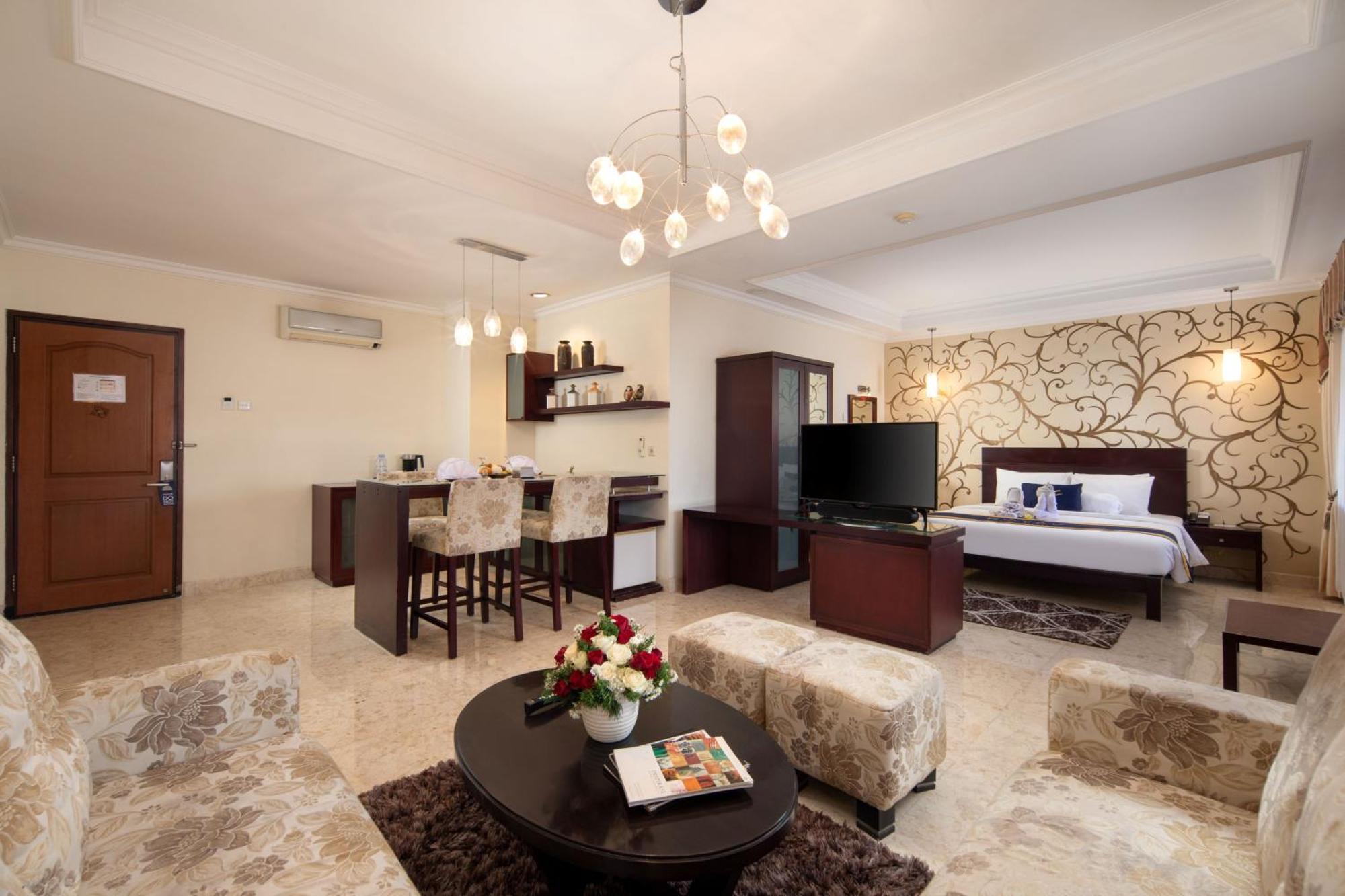 Royal Hotel And Villa Batu Batu  Eksteriør billede