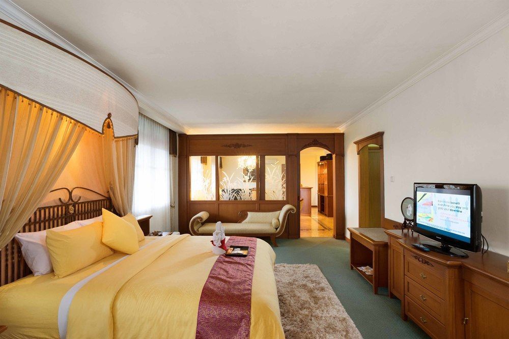 Royal Hotel And Villa Batu Batu  Eksteriør billede