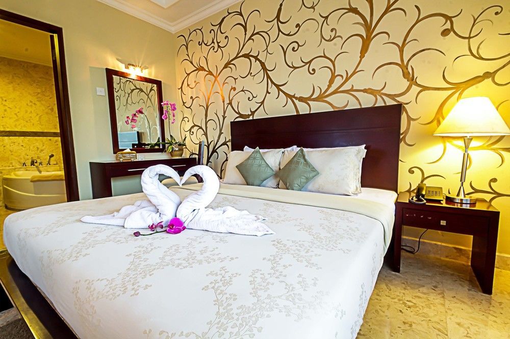 Royal Hotel And Villa Batu Batu  Eksteriør billede