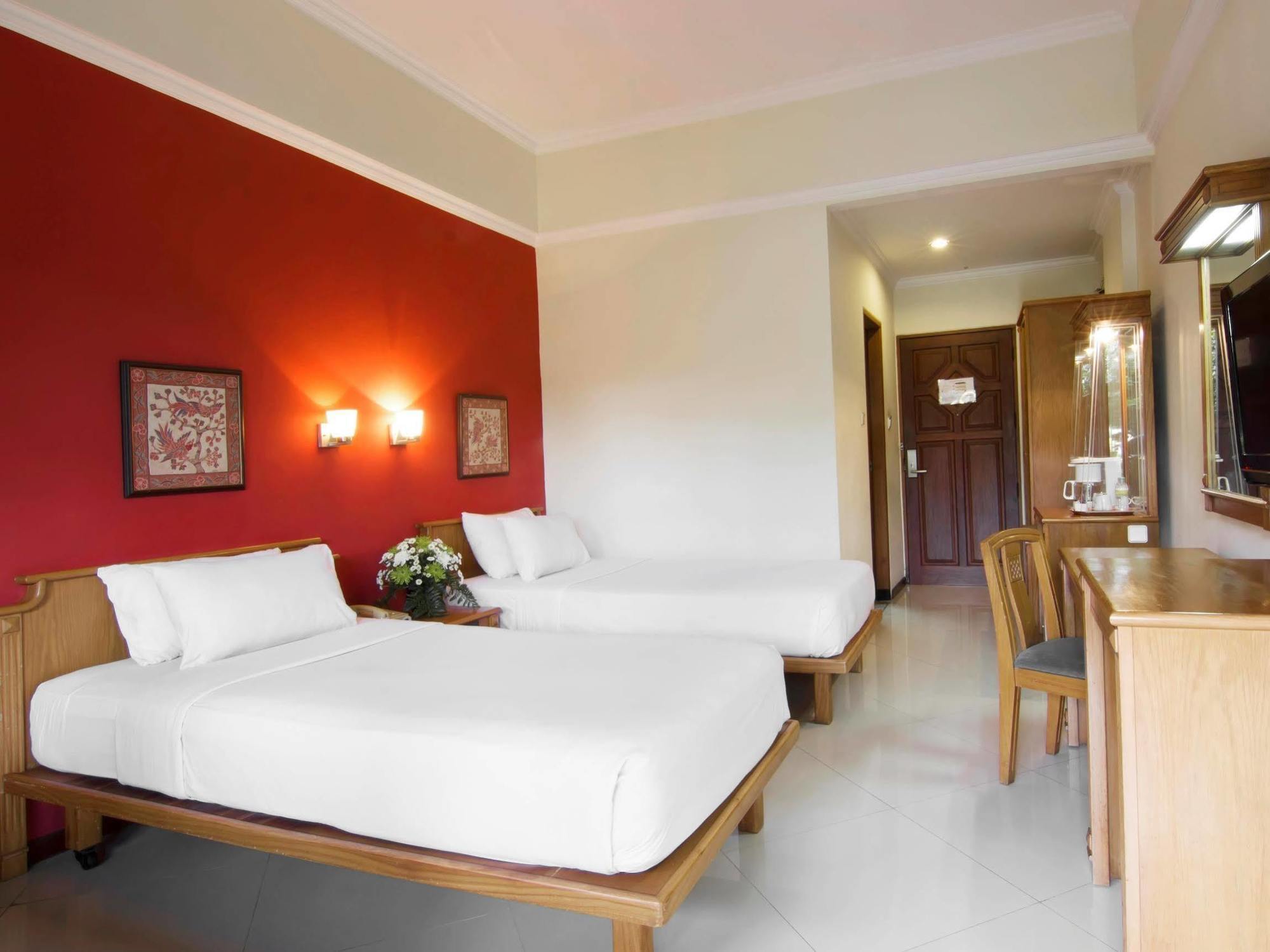 Royal Hotel And Villa Batu Batu  Eksteriør billede